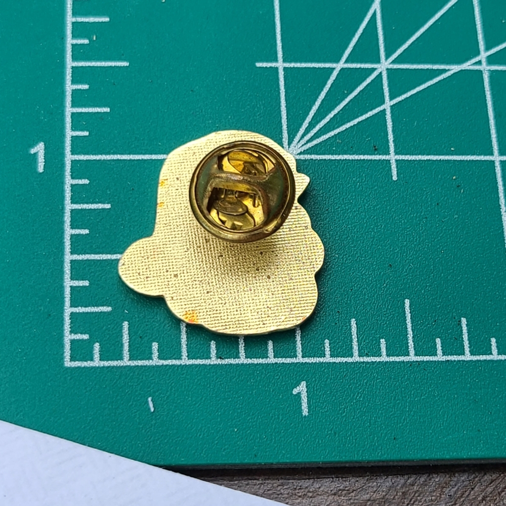 Unique Vintage Santa Claus Pin - Red and Gold - Picture 4 of 7